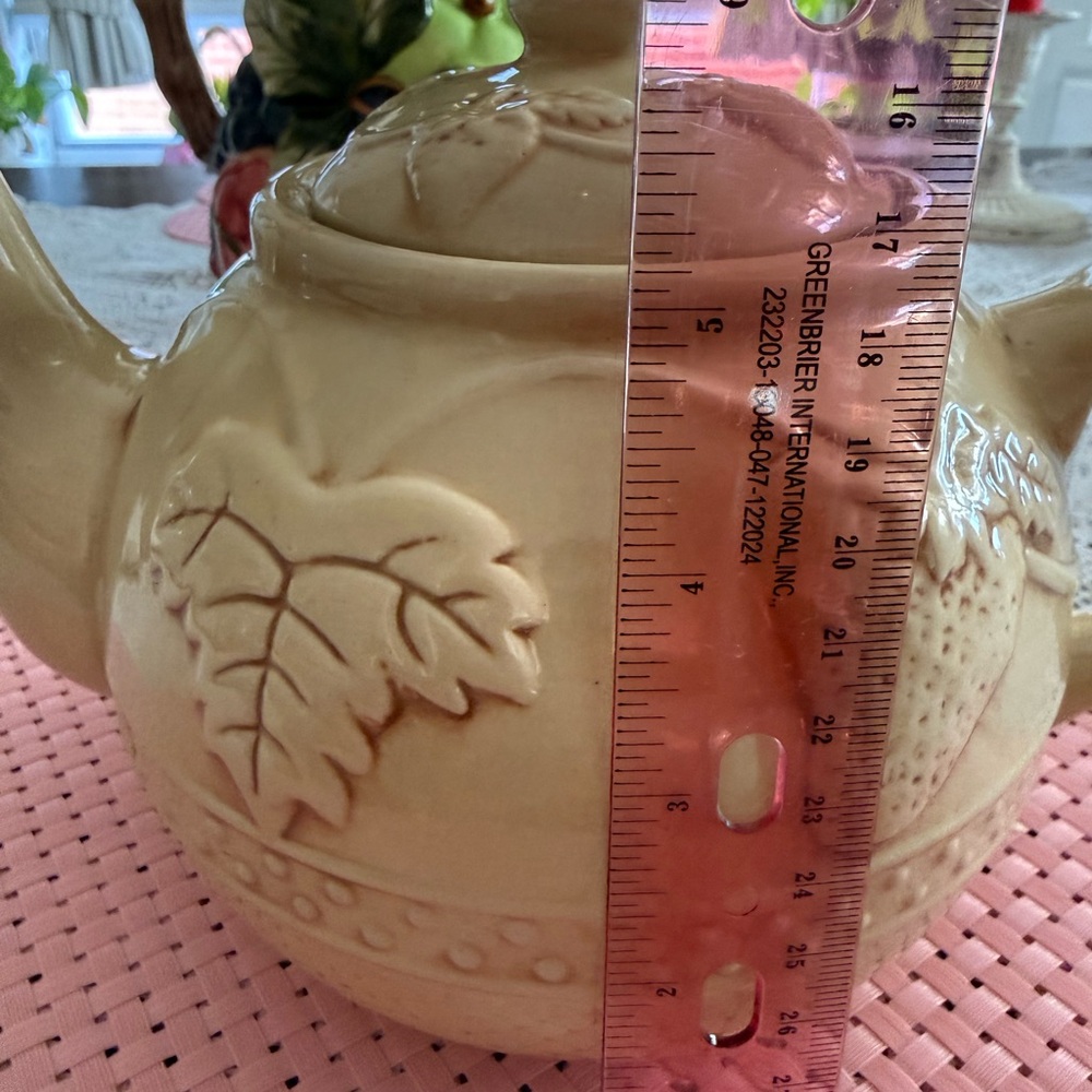 Vintage Strawberry Embossed Ceramic Teapot Pre-Owned Cottagecore - Picture 6 of 9